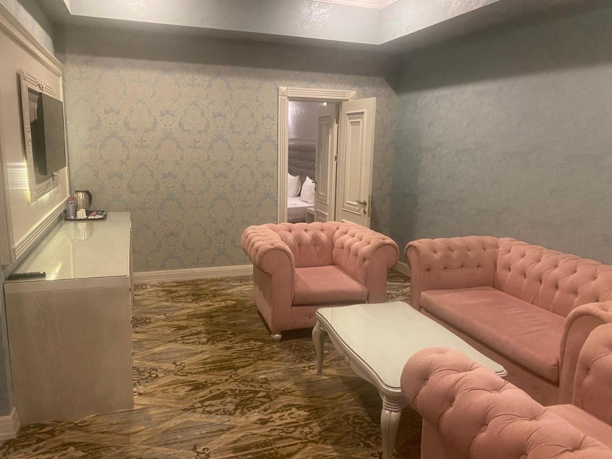Emerald Suite Hotel Baku Bagian luar foto