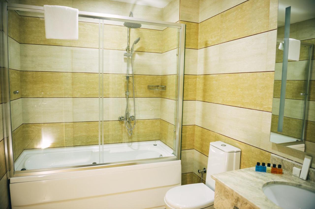Emerald Suite Hotel Baku Ruang foto