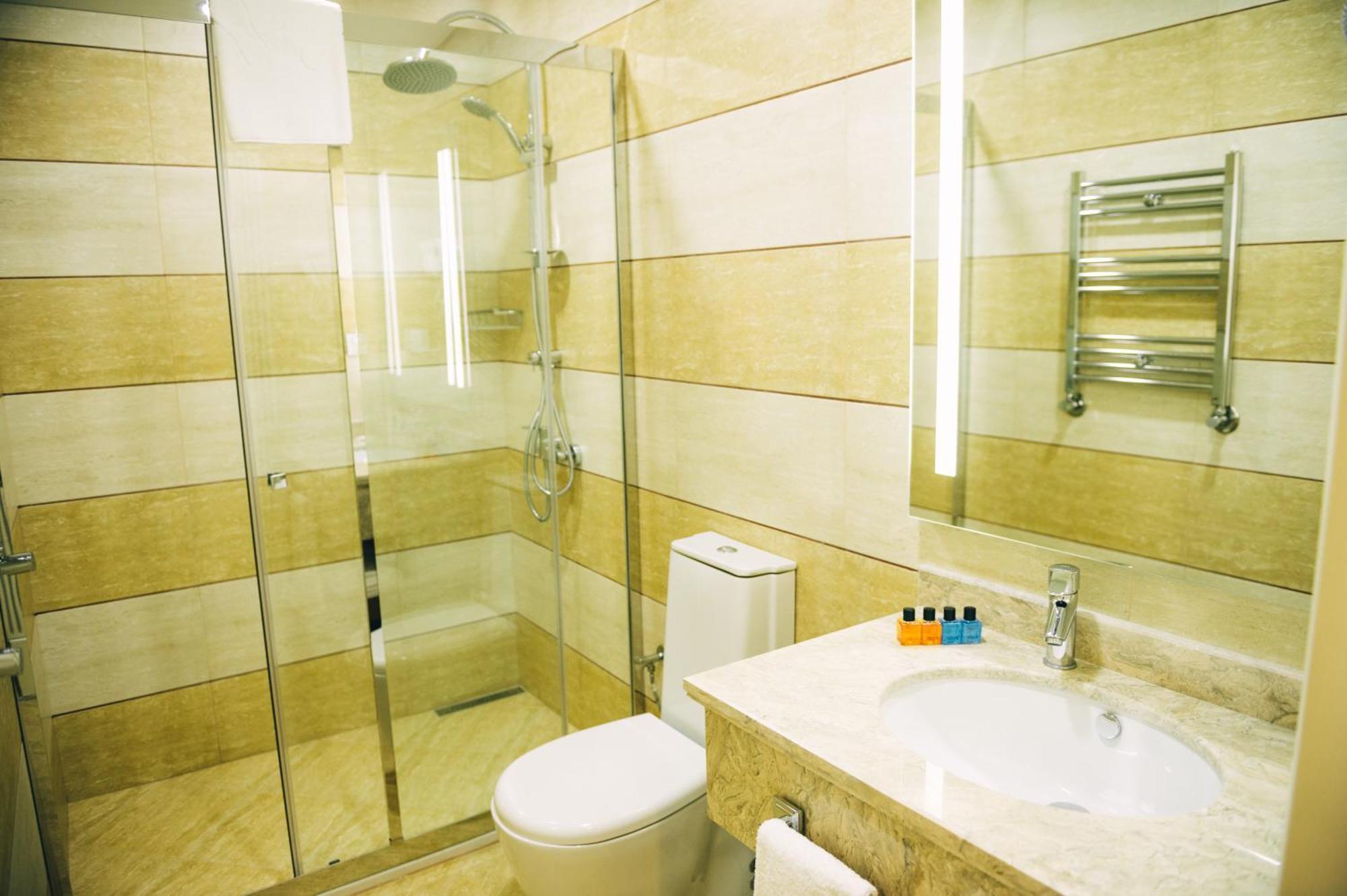 Emerald Suite Hotel Baku Bagian luar foto