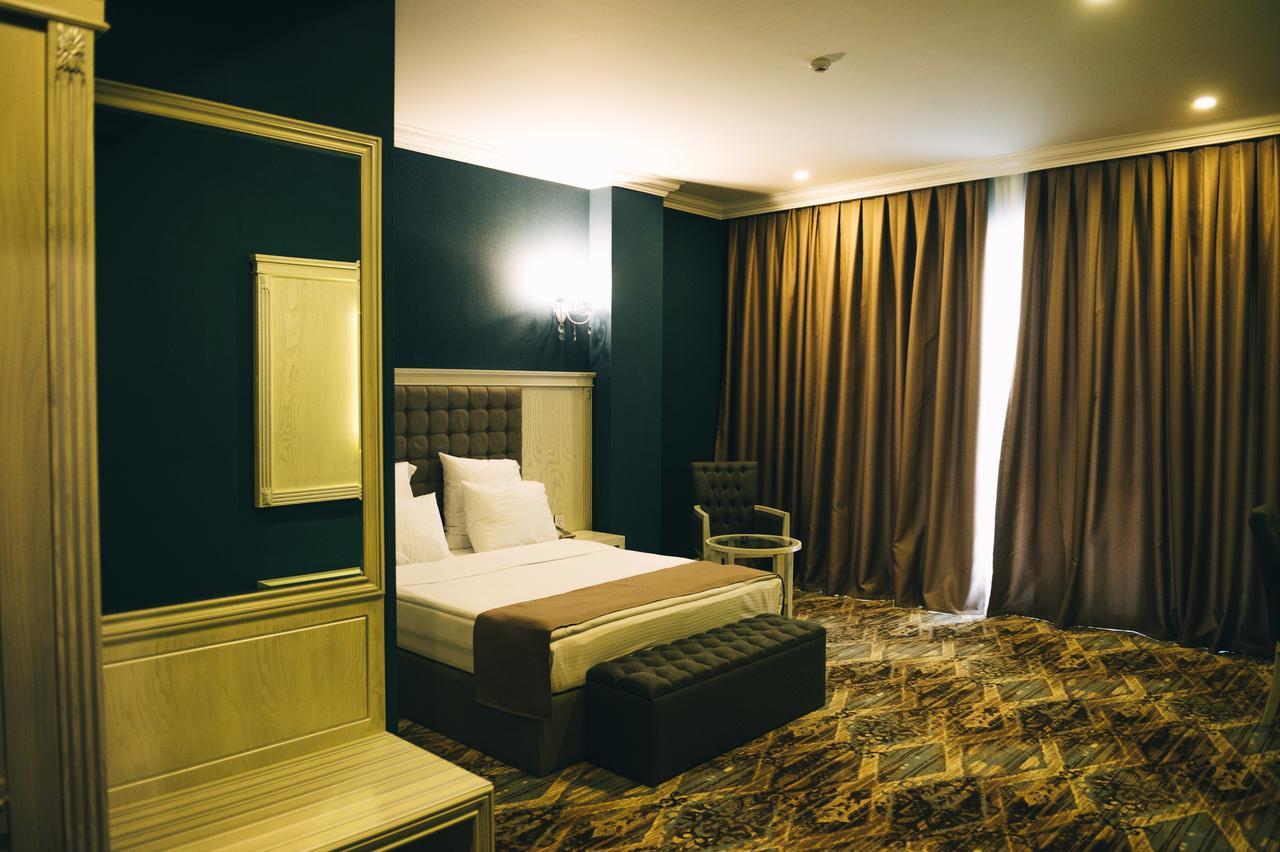 Emerald Suite Hotel Baku Bagian luar foto