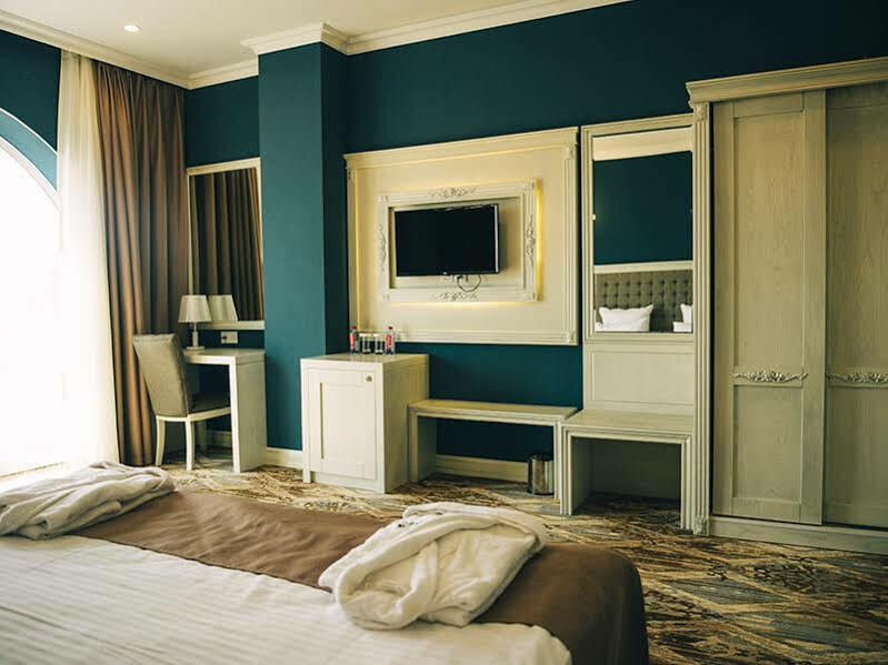 Emerald Suite Hotel Baku Bagian luar foto