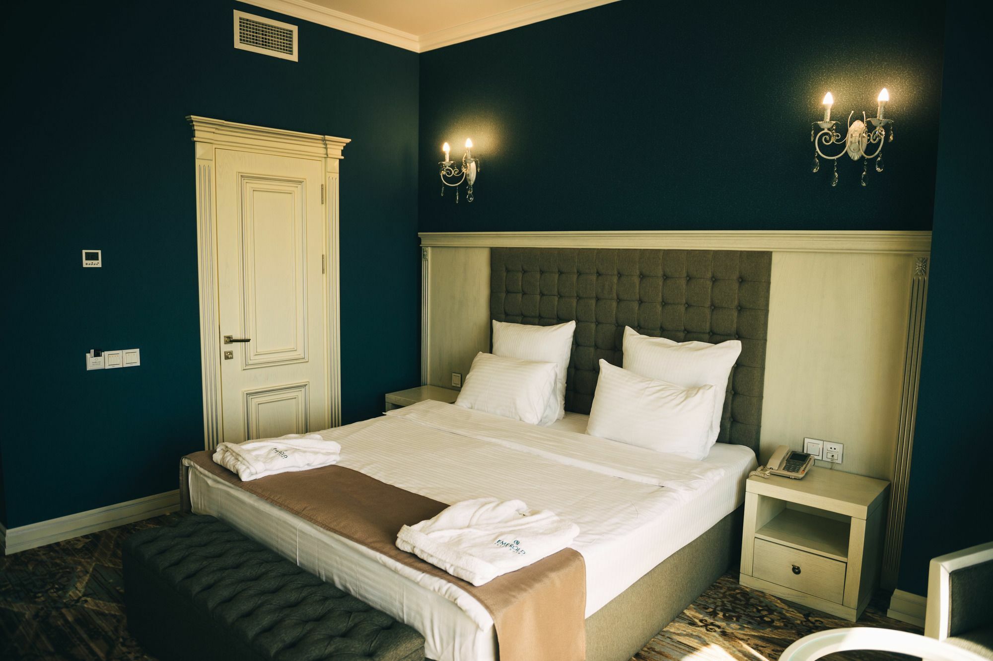 Emerald Suite Hotel Baku Bagian luar foto