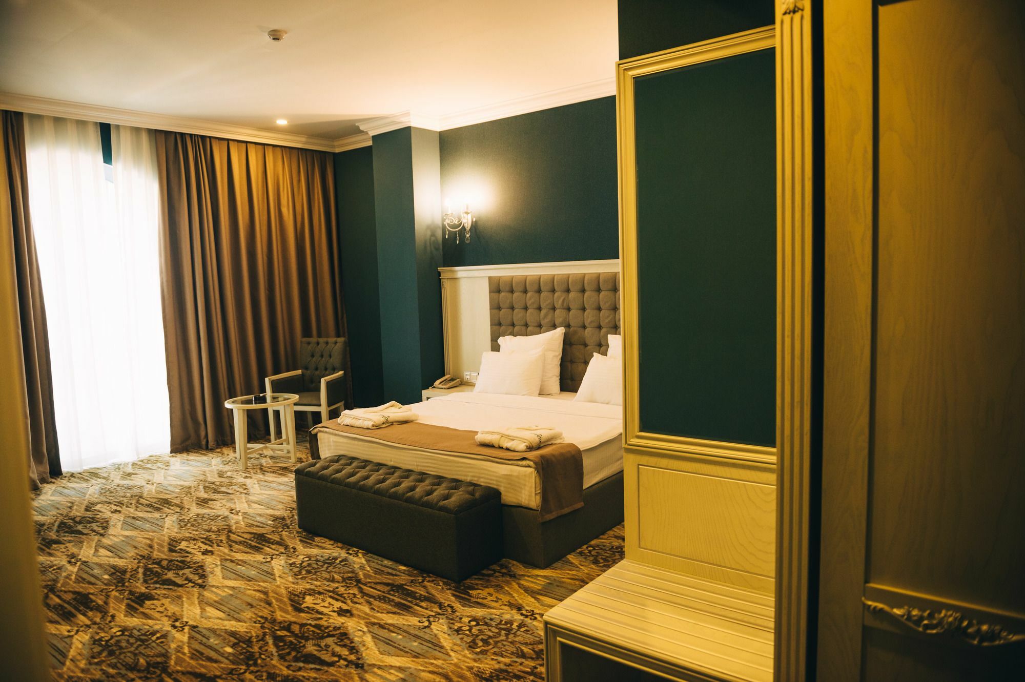 Emerald Suite Hotel Baku Bagian luar foto